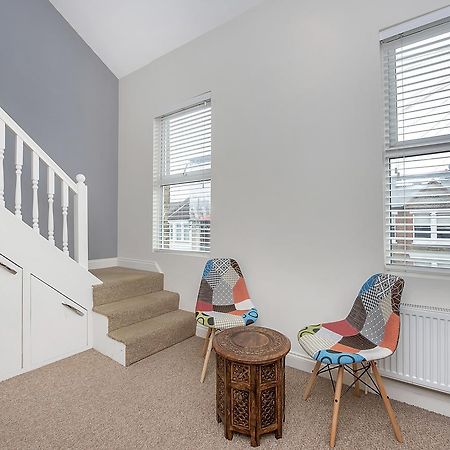 Finding My Palace Guest House In Tooting Mitcham Eksteriør billede