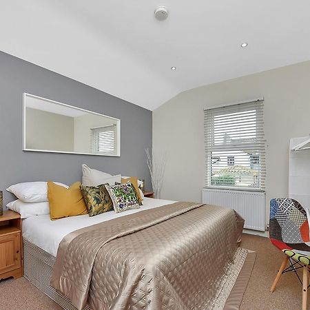 Finding My Palace Guest House In Tooting Mitcham Eksteriør billede