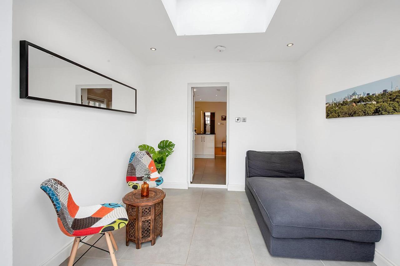 Finding My Palace Guest House In Tooting Mitcham Eksteriør billede