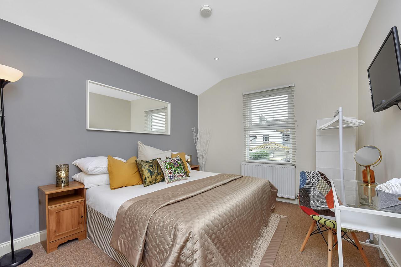 Finding My Palace Guest House In Tooting Mitcham Eksteriør billede