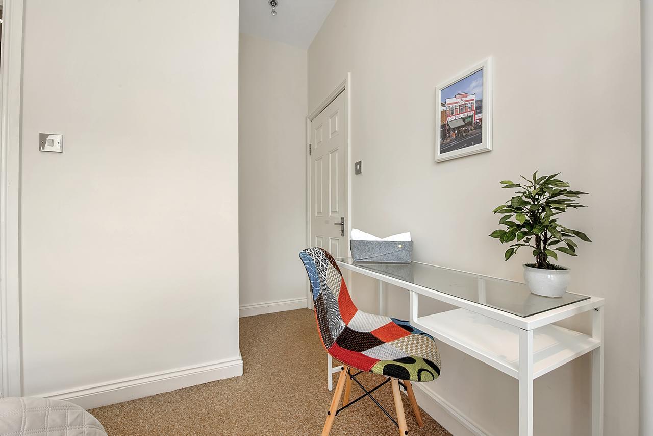 Finding My Palace Guest House In Tooting Mitcham Eksteriør billede