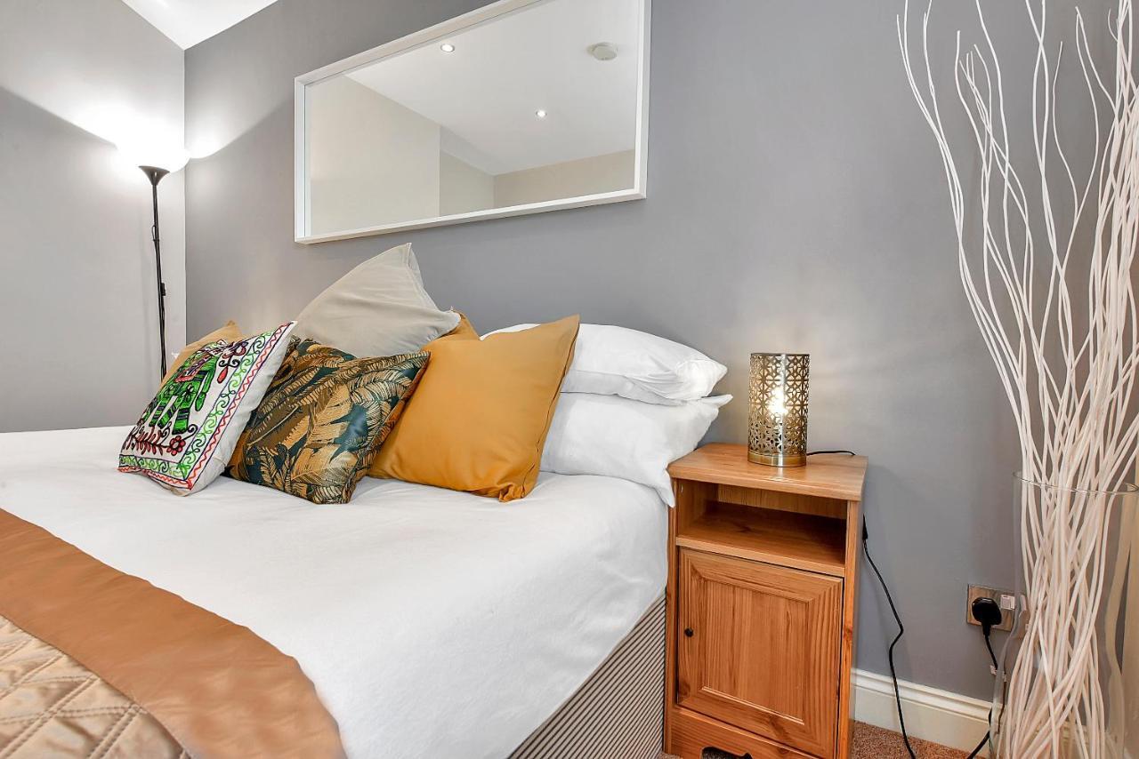 Finding My Palace Guest House In Tooting Mitcham Eksteriør billede
