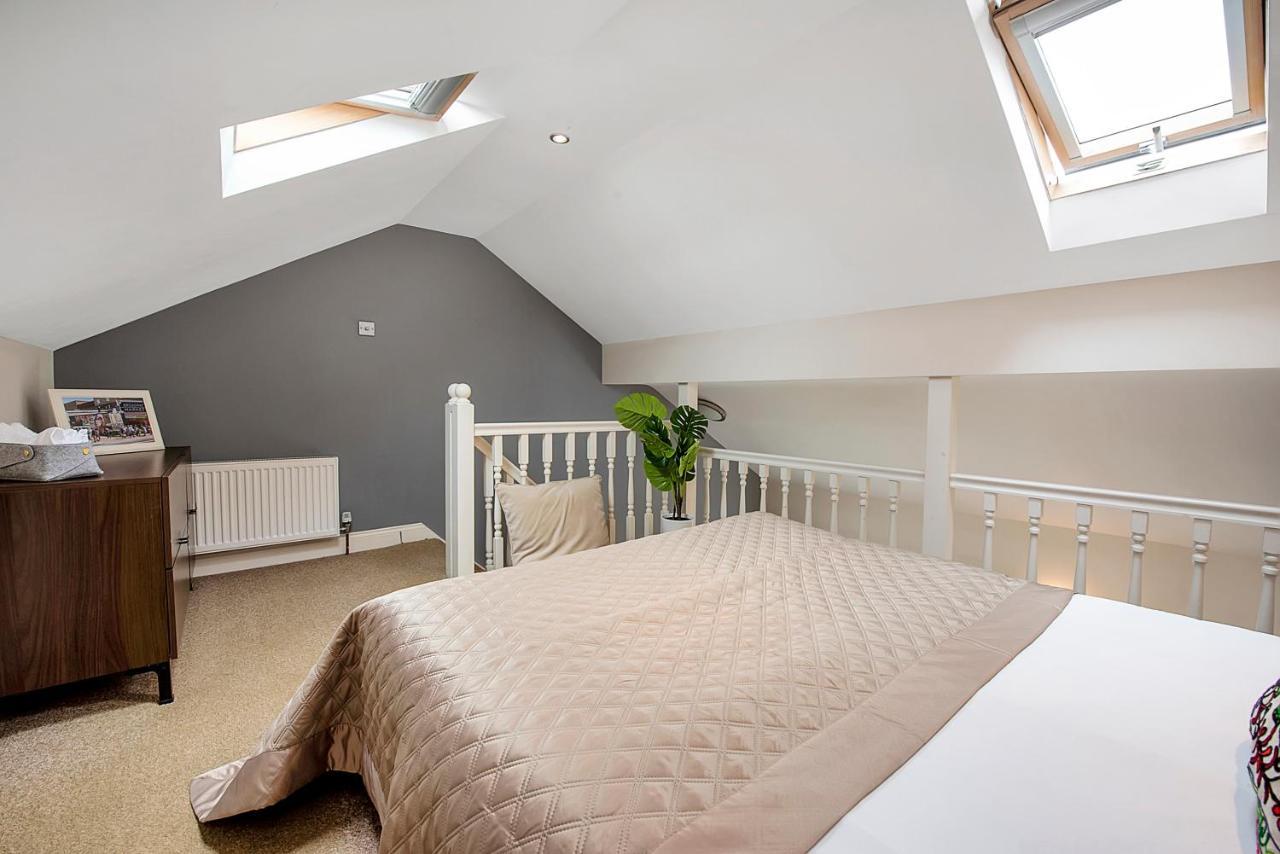 Finding My Palace Guest House In Tooting Mitcham Eksteriør billede